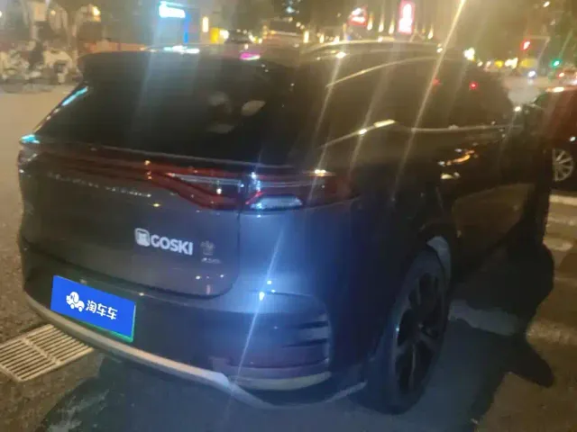 BYD Tang — Фото автомобиля 3