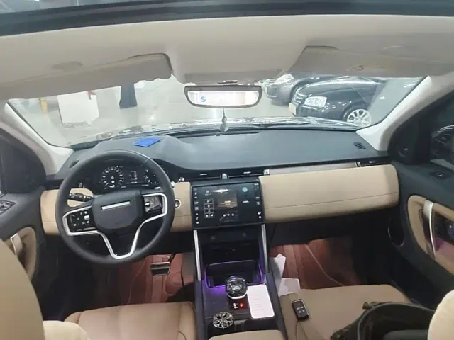 Land Rover Discovery Sport — Фото автомобиля 5