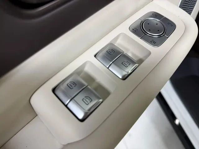 Li Auto MEGA — Фото автомобиля 9