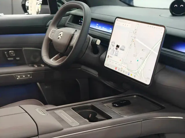 Nio ES8 — Фото автомобиля 9