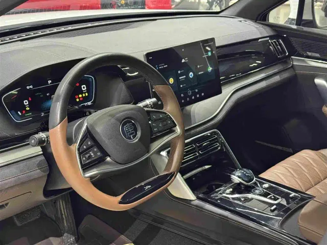 BYD Tang — Фото автомобиля 14