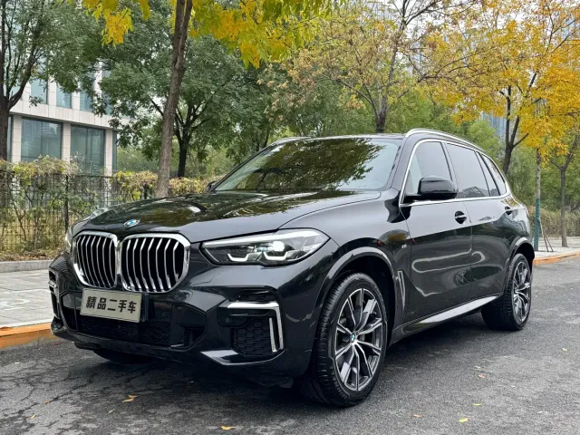 Фотография автомобиля — BMW X5