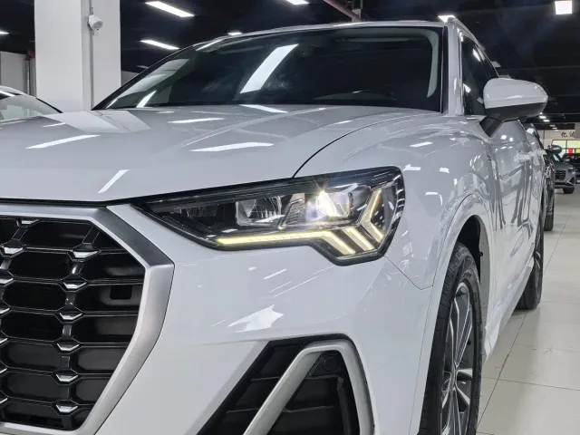 Audi Q3 — Фото автомобиля 4