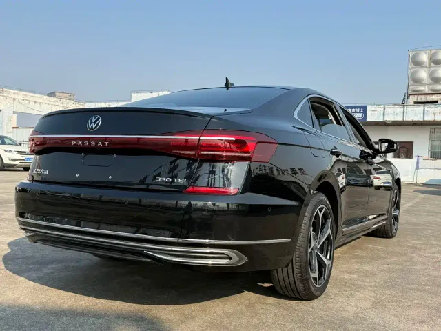 Volkswagen Passat — Фото автомобиля 3