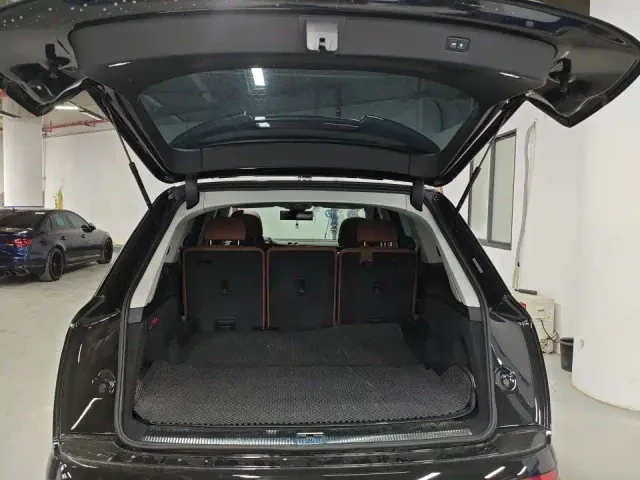 Audi Q7 — Фото автомобиля 7