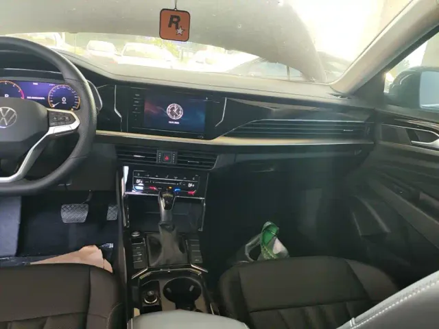 Volkswagen Passat — Фото автомобиля 12