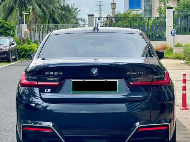 BMW i3 — Фото автомобиля 8