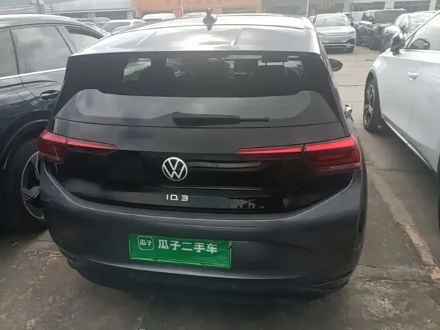 Volkswagen ID.3 — Фото автомобиля 5