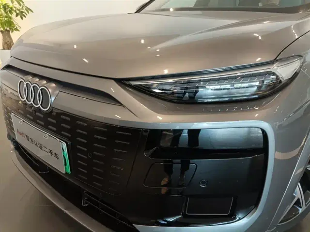 Audi Q6L e-tron — Фото автомобиля 11