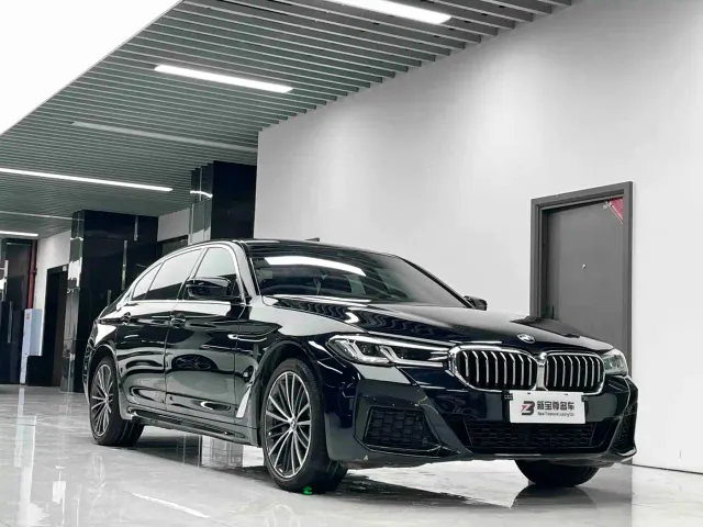 BMW 5 Series — Фото автомобиля 3