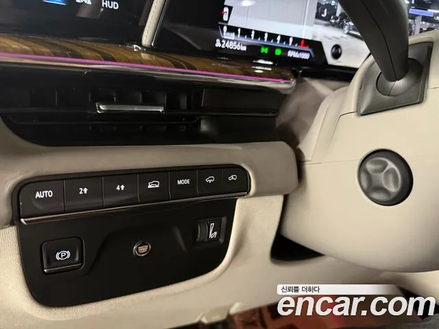 Cadillac Escalade Generation 5 — Фото автомобиля 11