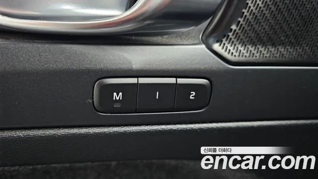 Вольво XC40 — Фото автомобиля 22