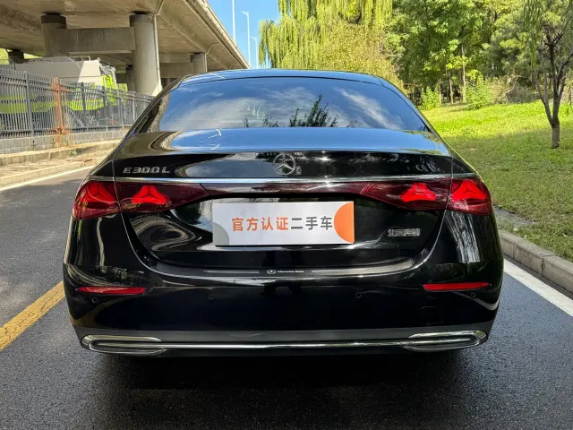 Mercedes-Benz E-Class — Фото автомобиля 16