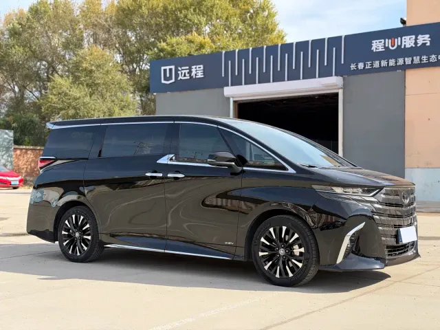 Toyota Alphard — Фото автомобиля 3