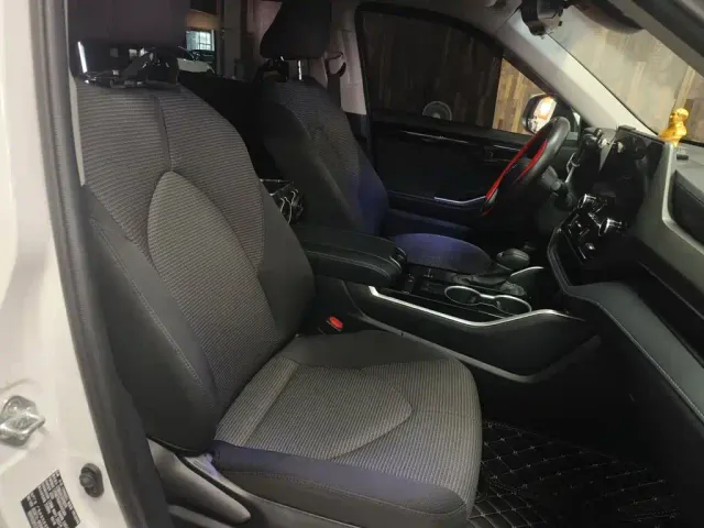 Toyota Highlander — Фото автомобиля 2