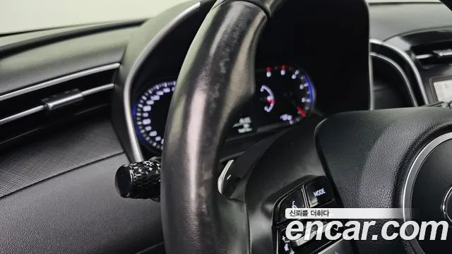 Hyundai Tucson Tucson (NX4) Дизель 2.0 4WD — Фото автомобиля 16