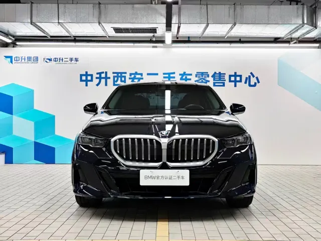 BMW 5 Series — Фото автомобиля 2