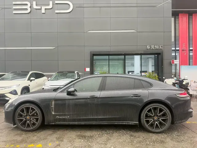 Porsche Panamera — Фото автомобиля 12