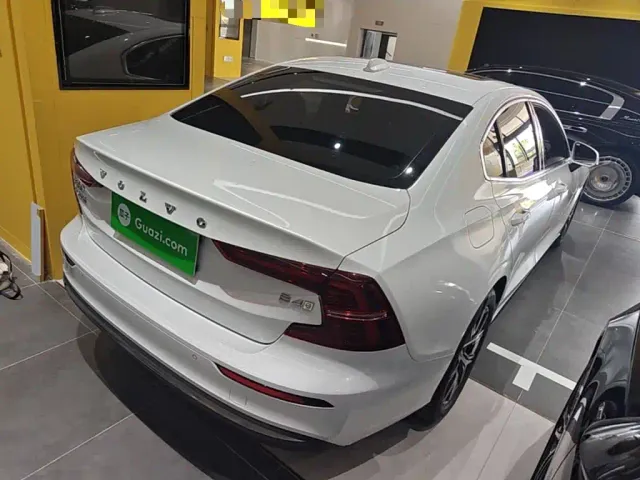 Volvo Volvo S60 2024 B4 Elegance Luxury Edition — Фото автомобиля 6