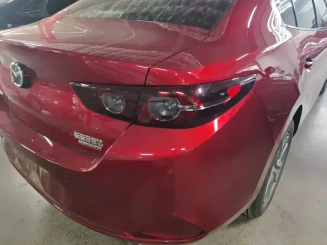 Mazda Axela — Фото автомобиля 7