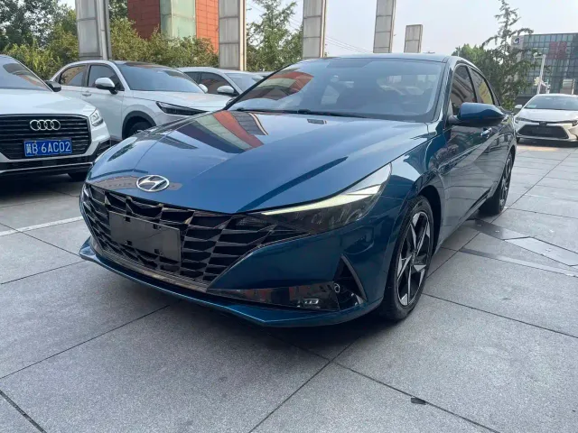 Фотография автомобиля — Hyundai Elantra