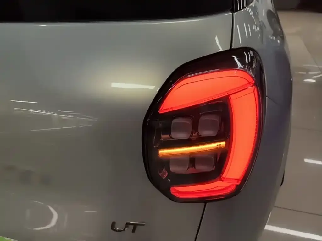 Aion AION UT 2025 Model 330 Starlight Edition — Фото автомобиля 7