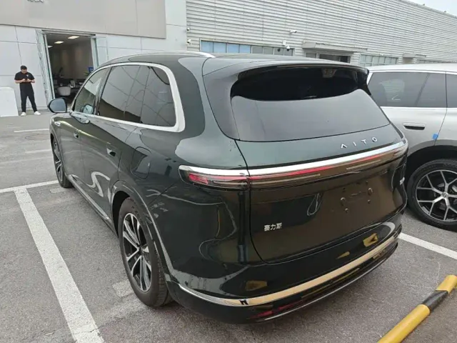 Aito M7 — Фото автомобиля 4