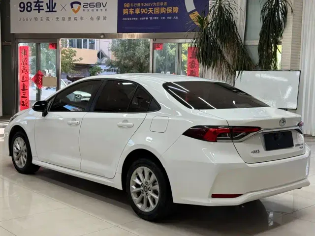 Toyota Corolla — Фото автомобиля 6