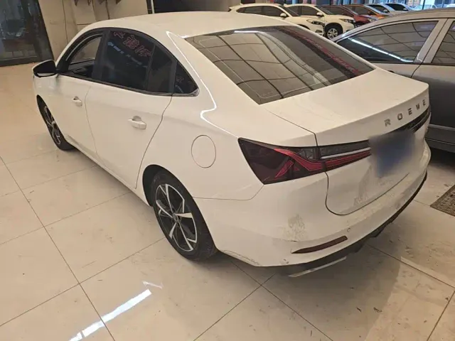 Roewe i5 — Фото автомобиля 4