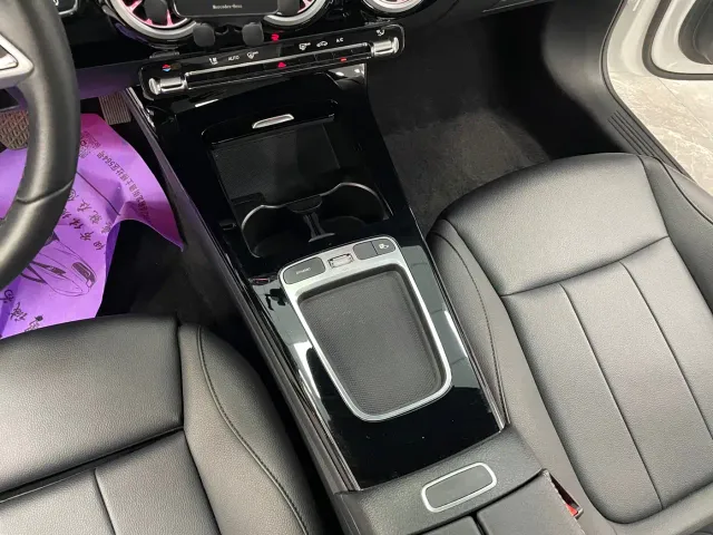 Mercedes-Benz A-Class — Фото автомобиля 11