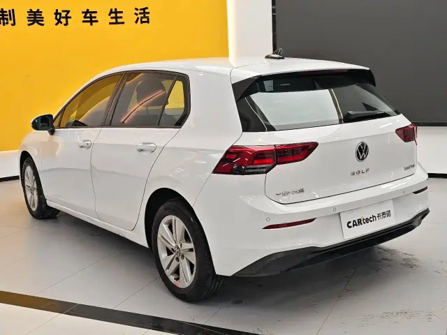 Volkswagen Golf — Фото автомобиля 6