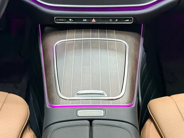 Mercedes-Benz E-Class — Фото автомобиля 12