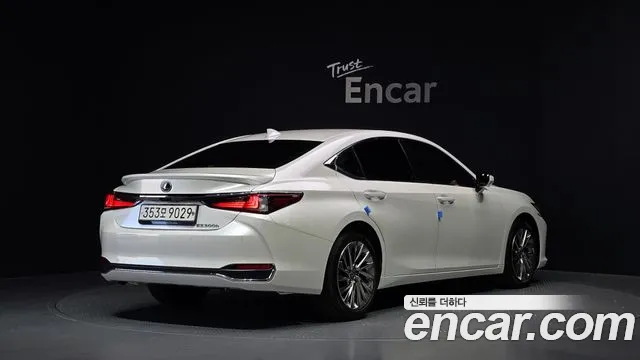 Lexus ES — Фото автомобиля 2