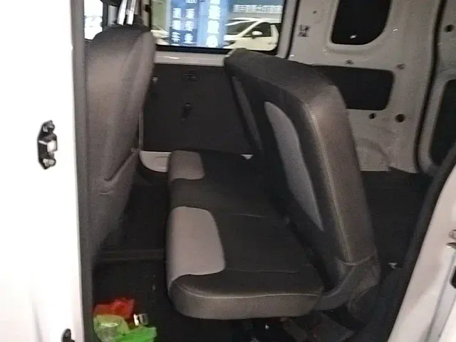 Wuling Zhiguang NEV — Фото автомобиля 16