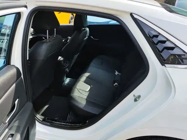 Hyundai Elantra — Фото автомобиля 7