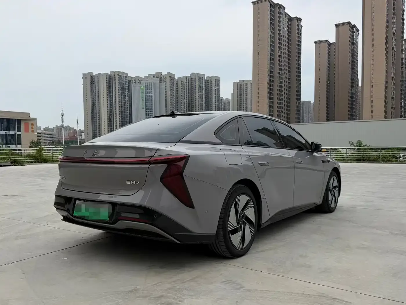 Hongqi Hongqi EH7 2025 640 AWD Smart Selection Edition — Фото автомобиля 7