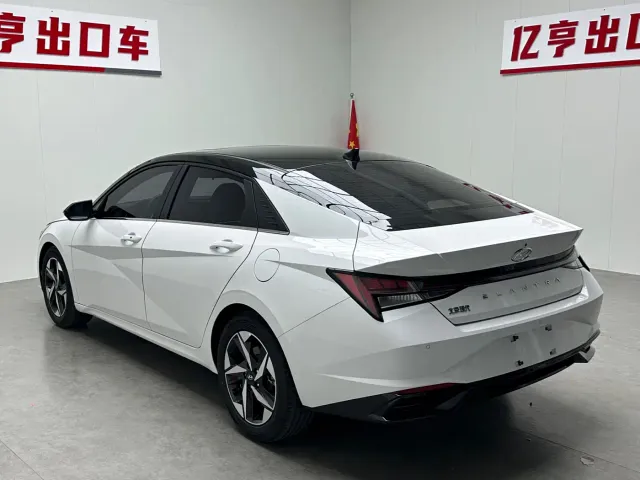 Hyundai Elantra — Фото автомобиля 21