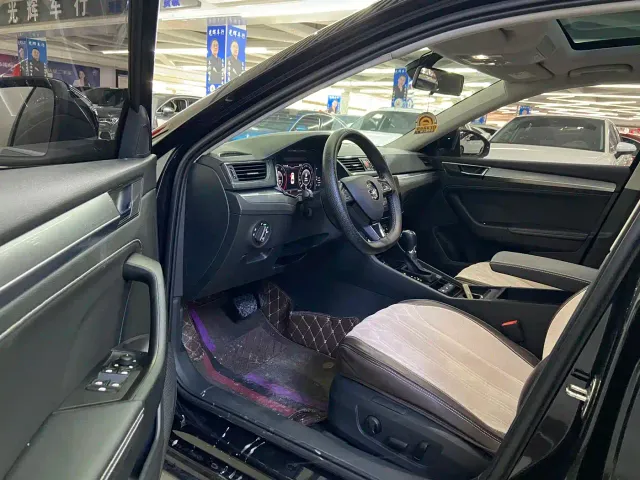 Skoda Superb — Фото автомобиля 7