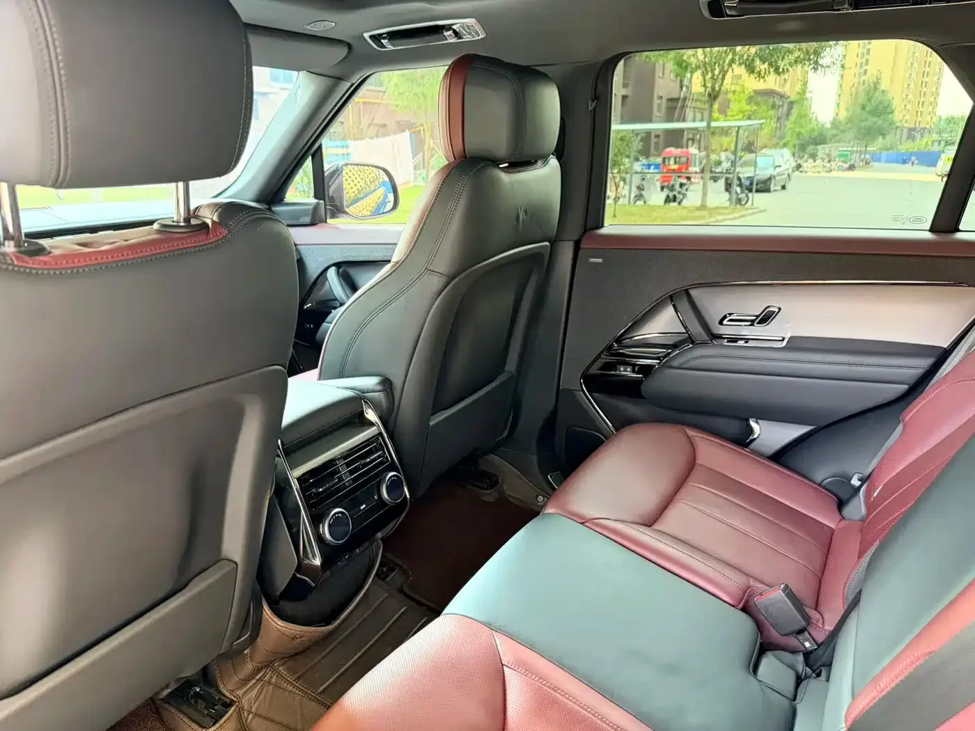 Land Rover Range Rover Sport 2024 400PS Dynamic HSE — Фото автомобиля 8