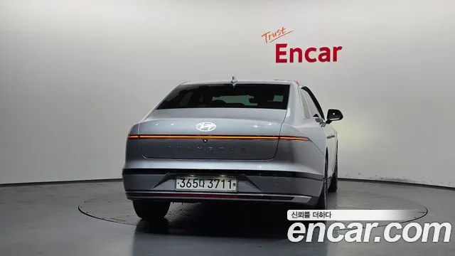 Hyundai Grandeur GN7 — Фото автомобиля 4