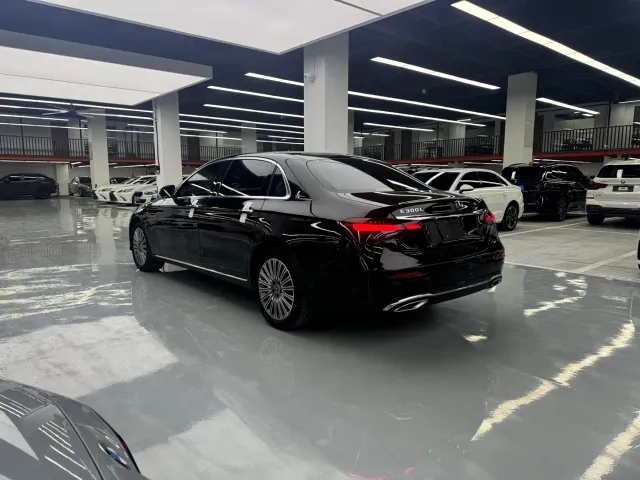 Mercedes-Benz E-Class — Фото автомобиля 13