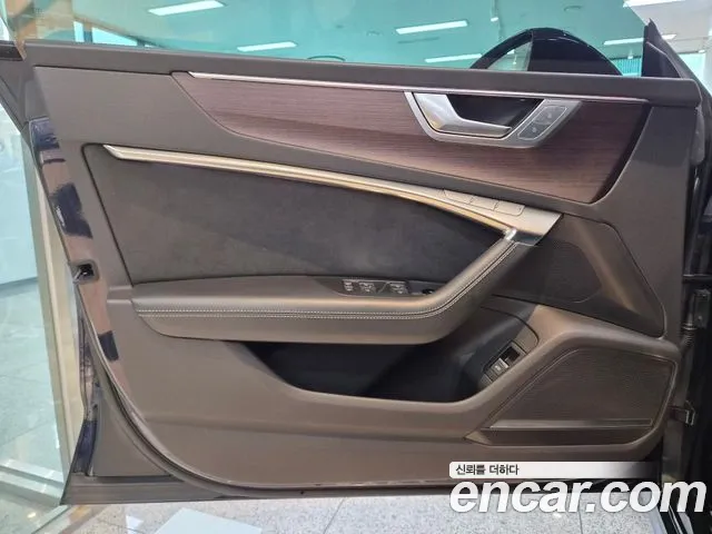 Audi A7 4K — Фото автомобиля 12