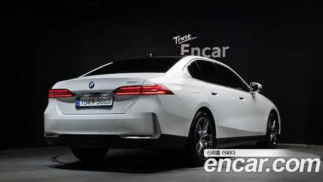BMW 5-Series — Фото автомобиля 2