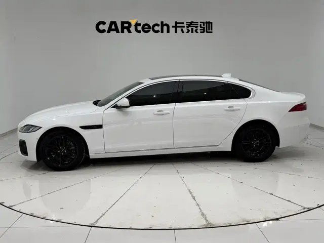 Jaguar XFL — Фото автомобиля 5