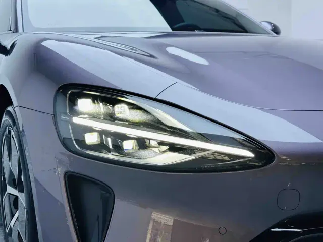Xiaomi SU7 — Фото автомобиля 23