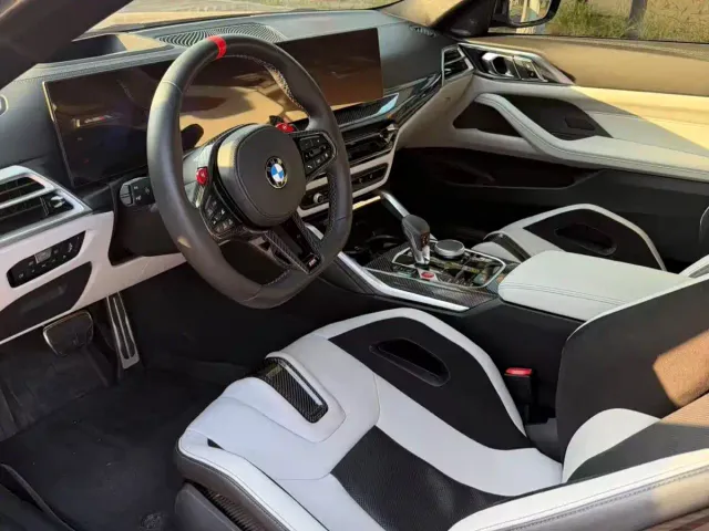 BMW M4 — Фото автомобиля 3