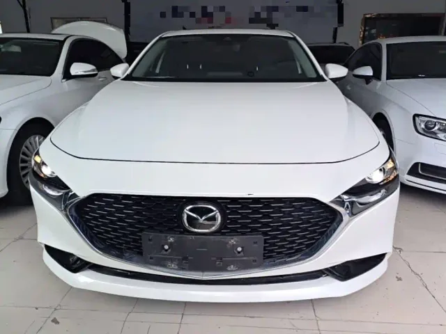 Mazda Axela — Фото автомобиля 2