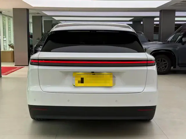 Li Auto i6 — Фото автомобиля 4