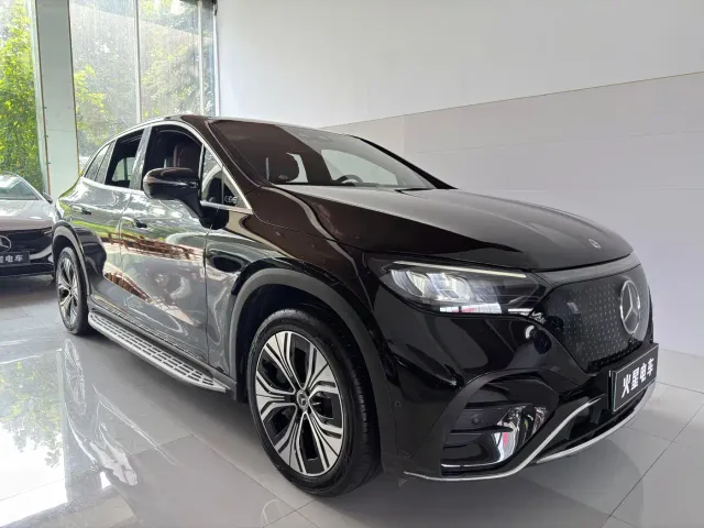 Mercedes-Benz EQE SUV — Фото автомобиля 3