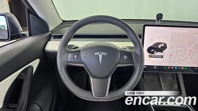 Tesla Model Y — Фото автомобиля 13